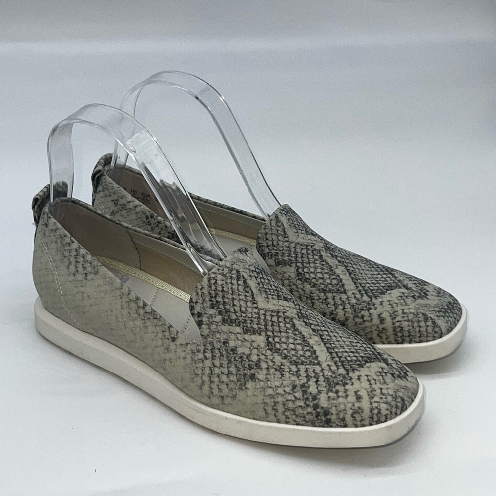 4621. Franco Sarto Boston Slip On Sneakers size 7M